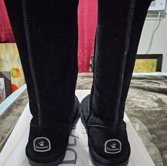 Bearpaw tall black boots - Picture 6 of 6
